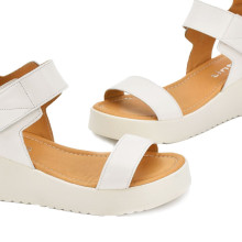 Дамски сандали на платфотма Vasilena beige