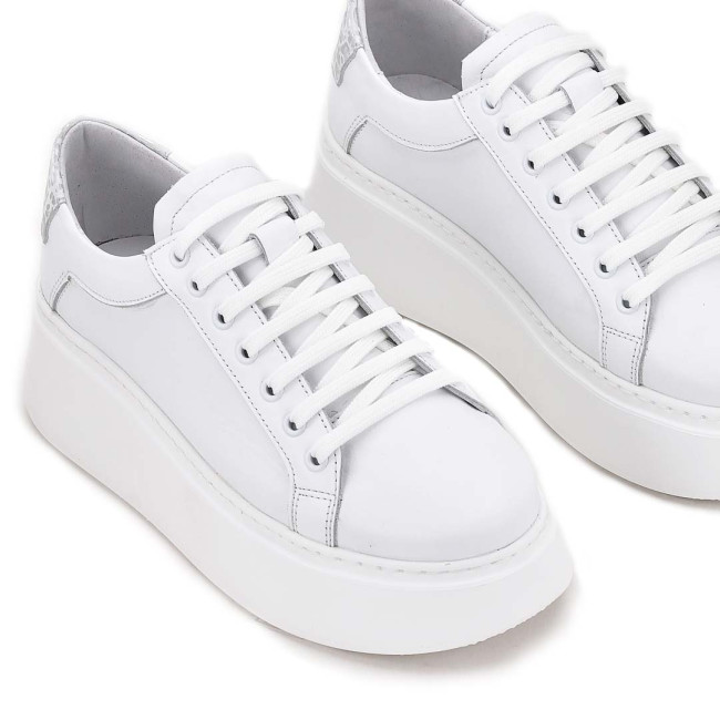 Дамски кецове на платформа Galia white